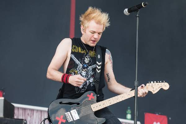 Top 5 Shocking Things About Deryck Whibley Wife Ariana Cooper