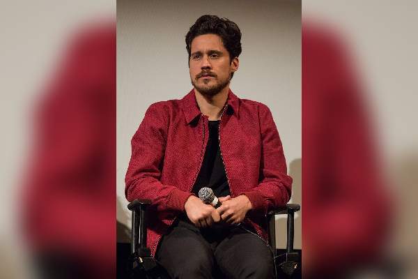 Peter Gadiot Biography: From ‘Queen of the South’ to The Grand Line’s Pirate, Shanks