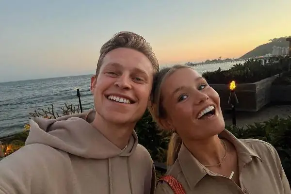 Who is Barcelona Midfielder Frenkie De Jong Girlfriend? Journey To Parenthood